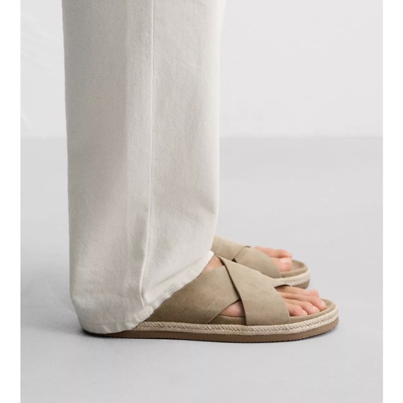 Zara Men's Beige Cross-Strap Sandals - Picture 1 of 6